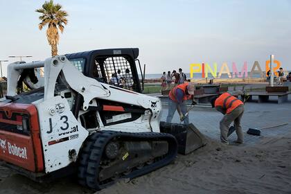Obreros trabajan a contrarreloj en Bunge y el mar