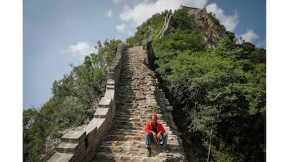 El camino es demasiado empinado y las montañas demasiado altas, por lo que los ladrillos sólo pueden ser transportados por mulas