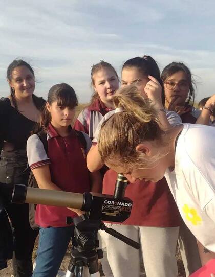 Observación del sol, parte de la propuesta de la agencia Zorro Explorador