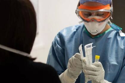 Observar la vida de los profesionales médicos nos ayuda a procesar el impacto de la pandemia en nuestra sociedad