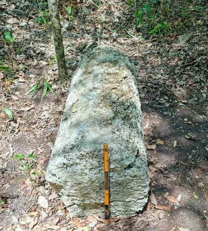 Ocomtún significa “columna de piedra”,