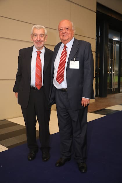 Octavio Bordón, expresidente de CARI, y el embajador de Chile, José Antonio Viera-Gallo