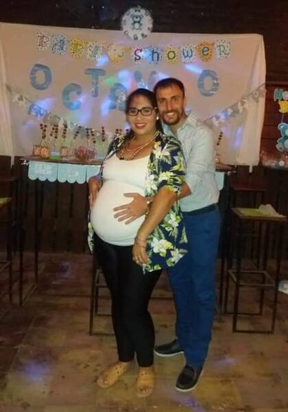 Octavio en la panza de su mamá