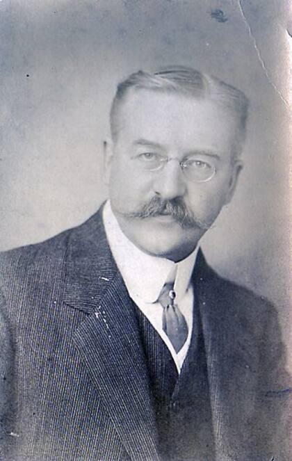 Odber Wellesley Heffer Bisset (1860-1945) nació en Canadá y falleció en Santiago de Chile