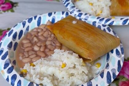 Ofrece orientación y comida a quienes llegan deportados