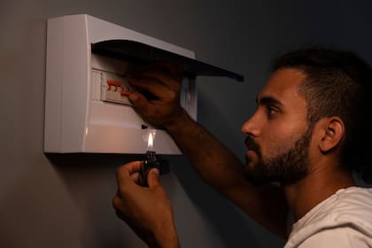 Ofrecen reembolsos por cortes de electricidad de más de 48 horas en Nueva York