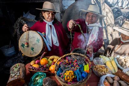 Ofrendas a la Pachamama en la ciudad de Salta.