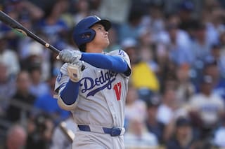 Ohtani pega jonrón al primer lanzamiento y lanza cinco sólidas entradas en triunfo de Dodgers ante Padres