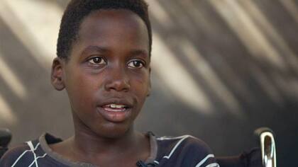 "Ojalá me dieran prótesis para poder volver a casa caminando e ir a la escuela", dice Zaher.