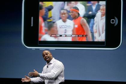 Oke Okaro de la cadena deportiva ESPN presenta la transmisión de contenidos en el iPhone