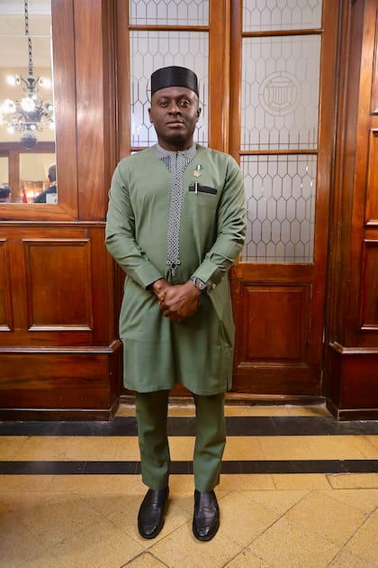 Okonano Justys, primer secretario de la embajada de Nigeria