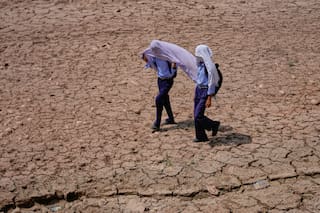 Ola de calor vacía calles y mercados en el norte de India mientras agricultores trabajan de noche