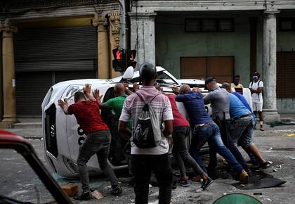 Ola de protestas en Cuba