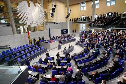 La sesión del Parlamento en la que se votó formalmente la elección de Scholz