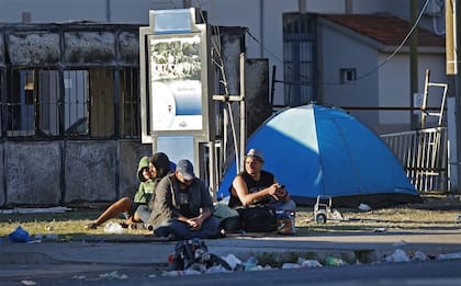 Olavarría, ayer: decenas de varados y campamentos improvisados