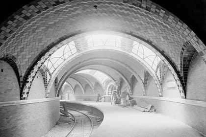 Old City Hall fue inaugurada en 1904 y cerrada en 1945 por no poder adaptarse a trenes más largos