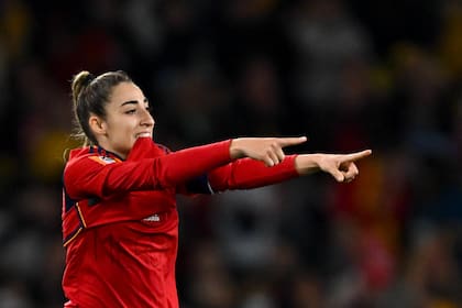 Olga Carmona durante el festejo de su gol en la final entre España e Inglaterra