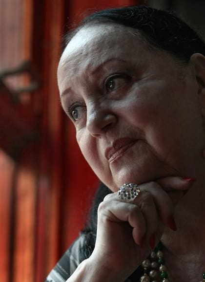 Olga Ferri, reflexiva, en los años en los que dirigía la compañía del Teatro Colón