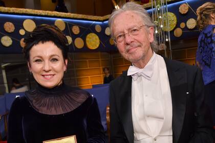 Olga Tokarczuk y Peter Handke, galardonados en Suecia
