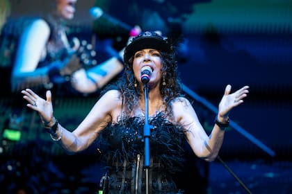 Otra sorpresa de la noche: Patricia Sosa