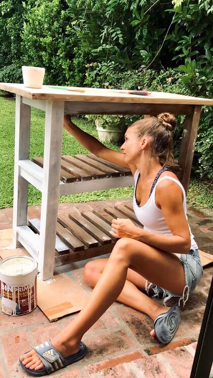 Olguis tiene su propio taller de restauración de muebles