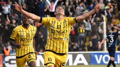 Olimpo festejó ante Atlético en Bahía