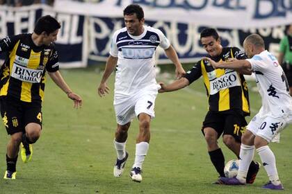 Olimpo se llevó un valioso triunfo de Mendoza