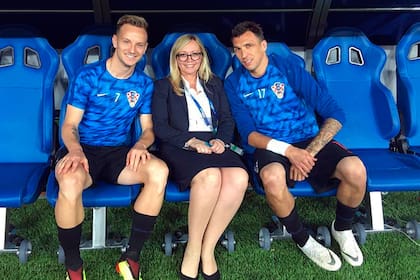 Olivari junto a Rakitic y Mandzukic