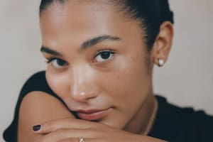 Tiene 26 años, está nominada a los Grammy 2026 y su voz ya conquistó a millones de personas en el mundo