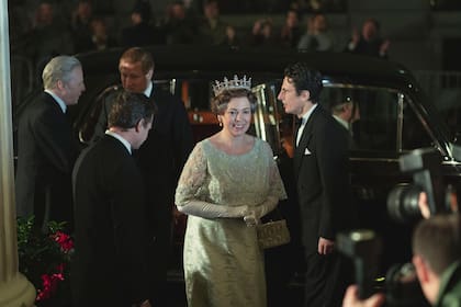 Olivia Colman como la reina Isabel II en The Crown. 