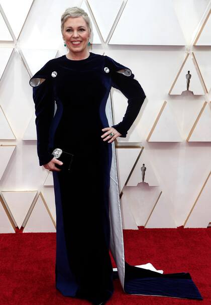 La ganadora del Oscar 2019, Olivia Colman, estuvo a punto de protagonizar un blooper luego de que le pisaran el vestido y la dejaran a un paso de la caída