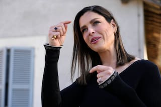 Nació por gestación subrogada en Estados Unidos y reconstruyó su historia