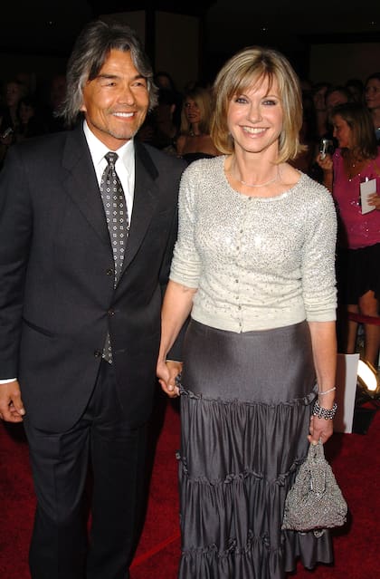 Olivia Newton John y su novio Patrick McDermott