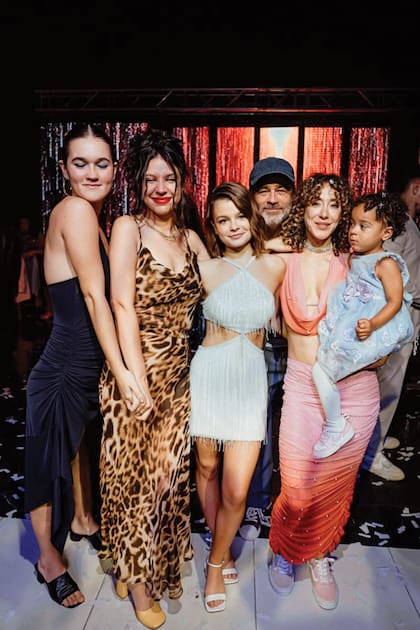 Olivia Pauls (hija de Nicolás), Catalina Morano, Muna, Gastón, Anita Pauls y su hija Bendi.