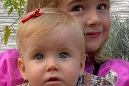 Olivia y Anna, las hijas de Tomás Gimeno y Beatriz Zimmermann