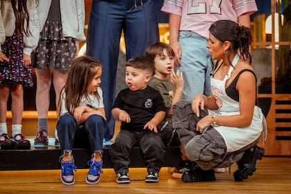 Olivia y Benjamín, los hijos de Valentina Cervantes (Foto: Instagram @valucervantes)