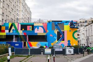 Olivier Sujkowski, que firma como 2SHY, transformó las paredes que envuelven el Centro Deportivo Fragonard en una explosión multicolor