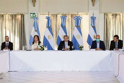 Cristina Kirchner acompañó a Alberto Fernández el jueves pasado. Mantuvo un silencio protocolar cuando estuvo cerca de los gobernadores.