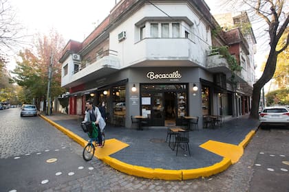 Bocacalle se encuentra frente a la plaza Vicente López y Planes 