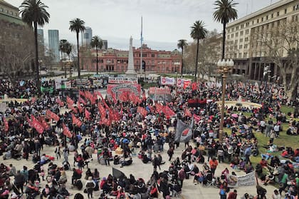 Ollas populares en Plaza de Mayo