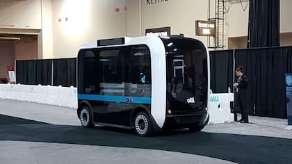 Olli es un vehículo autónomo inteligente y eléctrico que su fabricante Local Motors pudo crear en tres meses mediante el uso de impresoras 3D