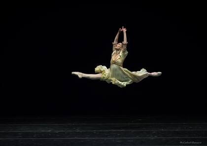 Olmedo acaba de despedirse del escenario del Teatro Colón, donde bailó desde los 16 años