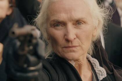 Olwen Fouéré hizo el papel de Violet Gibson en la película La Irlandesa que le disparó a Benito Mussolini
