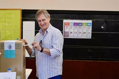 Omar Félix, el intendente de San Rafael, al sufragar este domingo