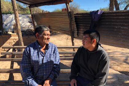 Omar nació en un rancho de adobe, entre la tierra y el río