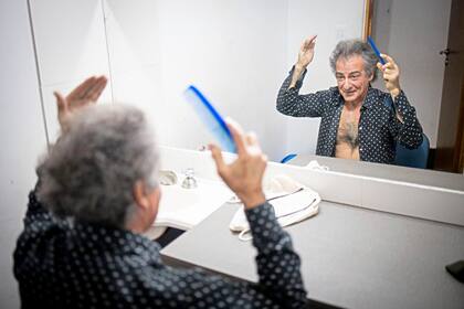 Omar Ponti, también experimentado bailarín de tango, es el actor más antiguo de la compañía