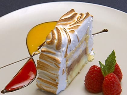 Omelete Surpise, un pionono relleno de helado