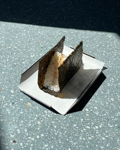 Onigiri en Mitingu, el nuevo lugar asiático en Buenos Aires