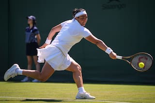 Ons Jabeur abandona Wimbledon durante su partido de la primera ronda