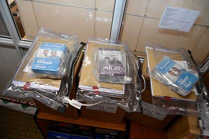 operativo de distribución de urnas en Rosario